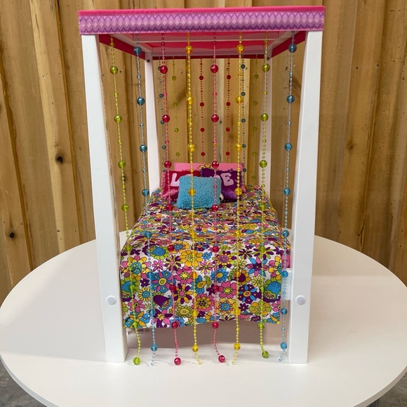 American Girl Doll Julies Groovy Bed & Bedding For 18” Dolls - Picture 2 of 3